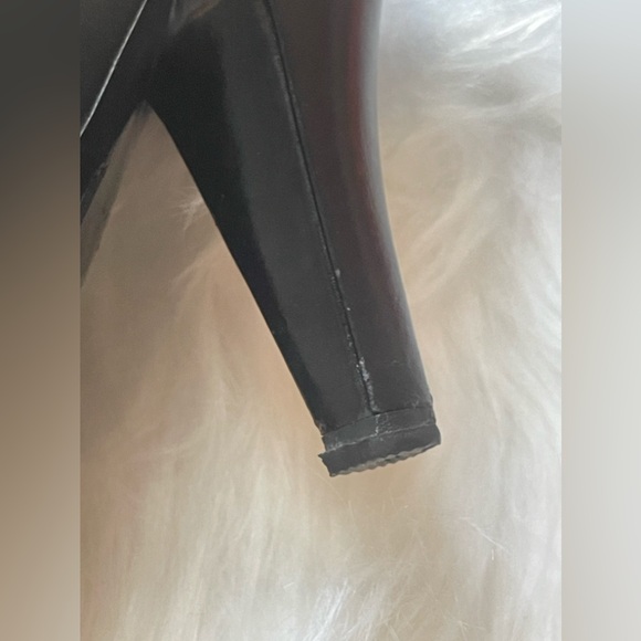 Vintage Black Loius Vuitton Pumps in Great Condition - Picture 7 of 7